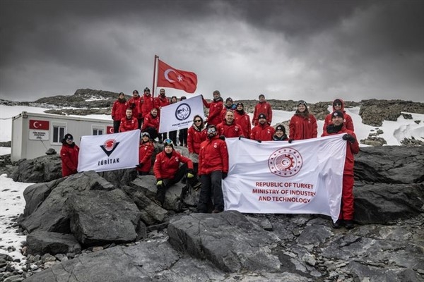 RTEÜ'lü öğretim üyeleri 8. Ulusal Antarktika Bilim Seferi’nden döndü