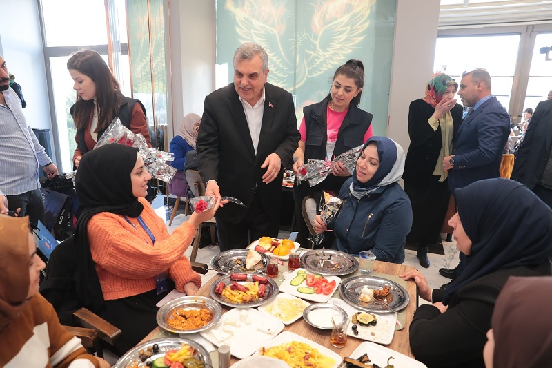 Başkan Beyazgül, Şehit Annelerinin Kadınlar Gününü Kutladı