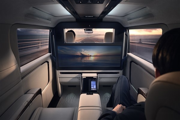 Lexus, farklı alanlarda hizmet vermeye devam ediyor