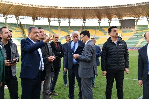 Vali Şıldak, 11 Nisan Stadyumu'ndaki çalışmaları inceledi