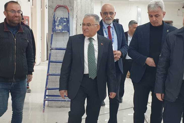Başkan Büyükkılıç, Erciyes Üniversitesi Hastanesi'ndeki çalışmaları inceledi