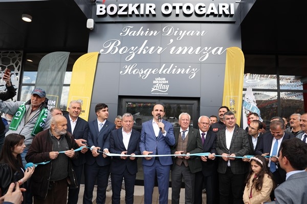 Başkan Altay, Bozkır Otogarı ve İtfaiye Merkezi’ni açılışını gerçekleştirdi