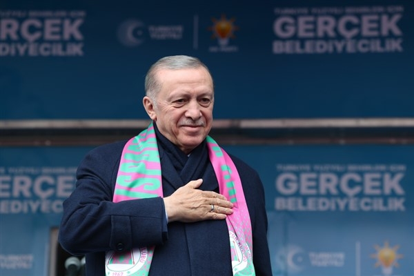 Erdoğan: Birileri sadece hata yapılmasını bekleyerek siyaset yaptığını sanıyor