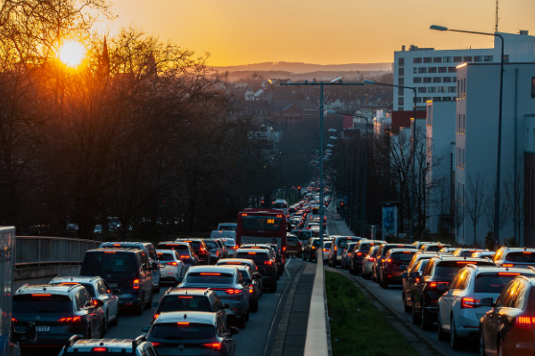 YENİLEME -TÜİK-Türkiye'de trafiğe kaydı yapılan taşıt sayısı Şubat'ta yüzde 9,3 azaldı