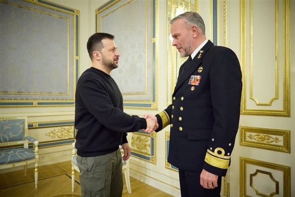 Zelenski, NATO Askeri Komitesi Başkanı Bauer ile bir araya geldi