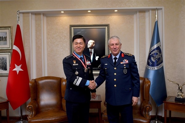 Kore Hava Kuvvetleri Komutan Youngsu, Hava Kuvvetleri Komutanlığı Karargahını ziyaret etti