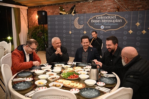 Tuzla Belediye Başkanı Yazıcı, sahurda gazetecilerle buluştu