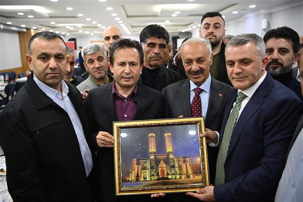Başkan Yazıcı, Erzurum Horasan Kemerli Köyü Derneği’nin açılışını yaptı