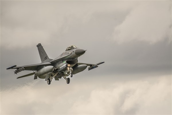 IDF: Savaş uçakları Gazze Şeridi'nde 60'ın üzerinde manevra hedefine saldırı düzenledi