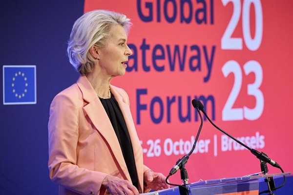 Leyen, Senegal Cumhuriyeti Başkanı seçilen Bassirou Diomaye Faye'yi tebrik etti
