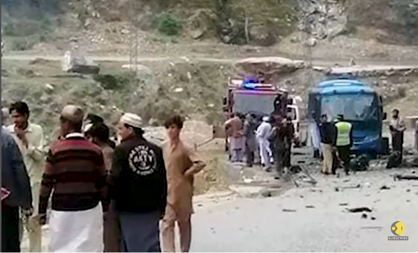 Pakistan'da  Çinli mühendislerin konvoyuna intihar saldırısında altı kişi öldü