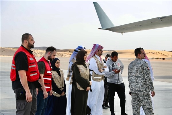 Gazze'ye yardım taşıyan Katar uçağı Mısır'a ulaştı