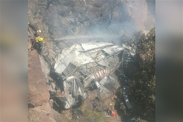 Güney Afrika'daki otobüs kazasında en az 45 kişi öldü