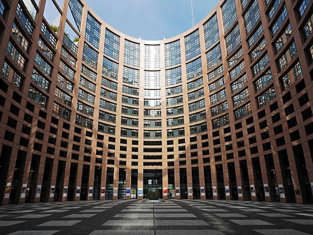 Avrupa Parlamentosu üyeleri Rusya'dan rüşvet almakla suçlanıyor