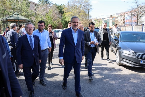 Dışişleri Bakanı Fidan, Ankara’da oyunu kullandı