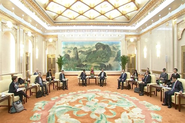 Çin Başbakanı, Fransız Dışişleri Bakanı ile görüştü