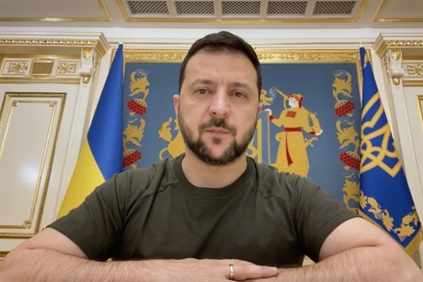 Zelenski: Ukrayna'nın bağımsızlığını koruyan halkımıza ve savaşçılarımıza minnettarım