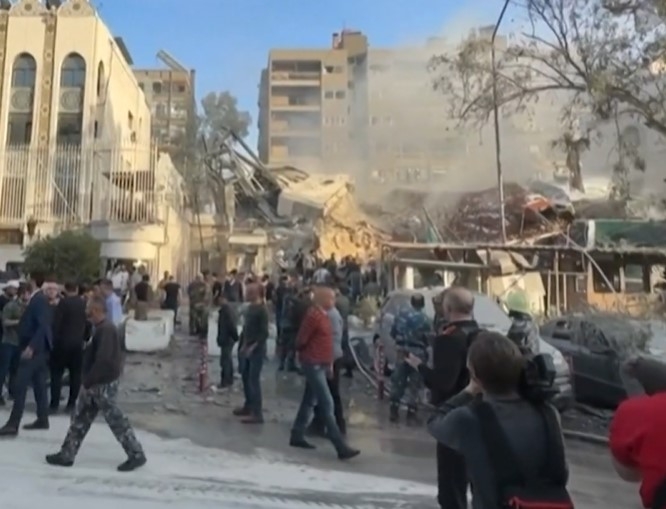 Şam'daki İran konsolosluğuna düzenlenen saldırıda çok sayıda kişi öldü