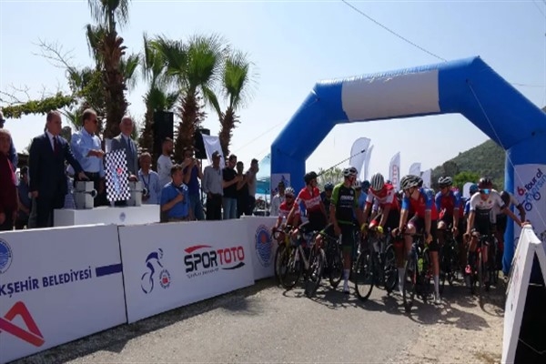6. Tour Of Mersin Uluslararası Bisiklet Turu Anamur'dan start aldı