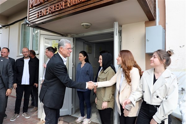 Başkan Dalgıç, belediye çalışanlarıyla bayramlaştı