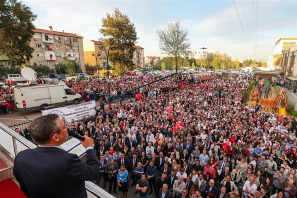 CHP Genel Başkanı Özel, Manisa’da vatandaşlarla buluştu