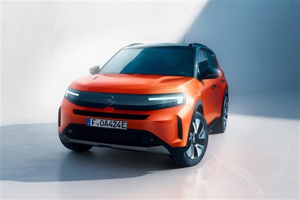 Opel, yeni Frontera modelinin ilk görüntülerini paylaştı