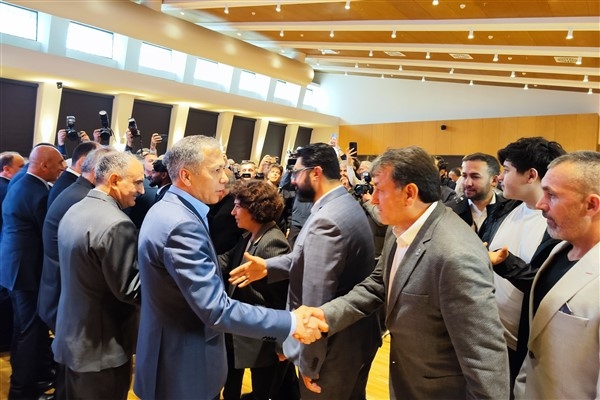 İçişleri Bakanı Yerlikaya, bayramın ilk günü Konya protokolüyle bayramlaştı