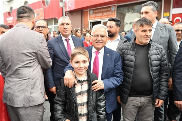 Büyükkılıç, MHP Kayseri il eşkilatı üyeleri ile bayramlaştı