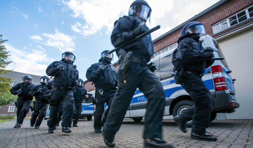 Almanya'da radikal islamcı üç kişi gözaltına alındı