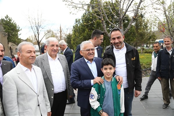 Büyükkılıç: “Yeni projelerimizle gençlerimize fırsat vereğiz”