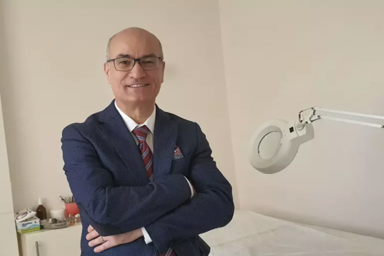 'Aşırı makyaj ve kozmetik yüzünden cilt bariyeri 18'li yaşlarda çöküyor’