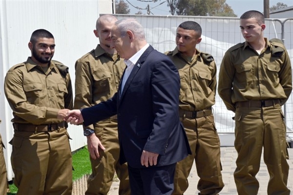 Netanyahu, IDF asker adaylarıyla buluştu