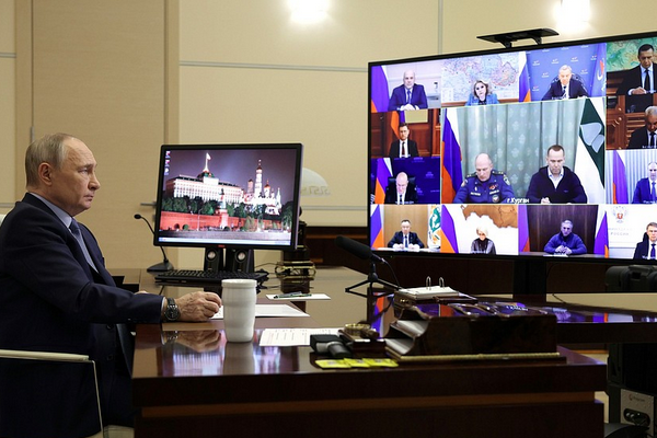 Putin, hükümet üyeleriyle toplantı gerçekleştirdi