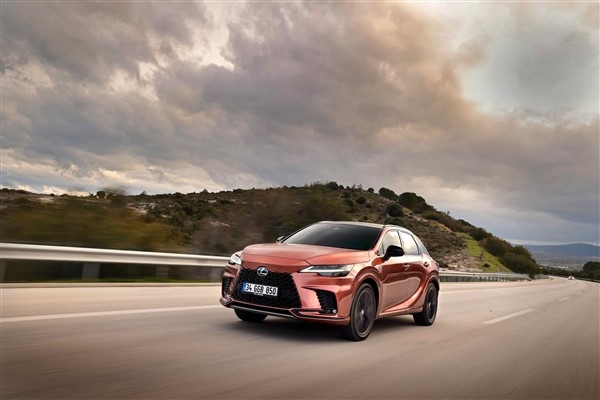 Lexus, Avrupa’nın en hızlı büyüyen premium markalarından oldu