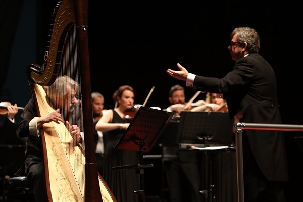 Eskişehir Büyükşehir Belediyesi Senfoni Orkestrası'na Çağatay Akyol konuk oldu