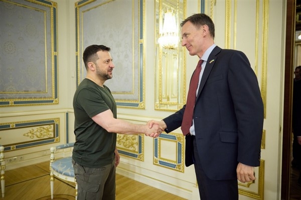 Ukrayna Devlet Başkanı Zelenski, Birleşik Krallık Maliye Bakanı Hunt ile görüştü