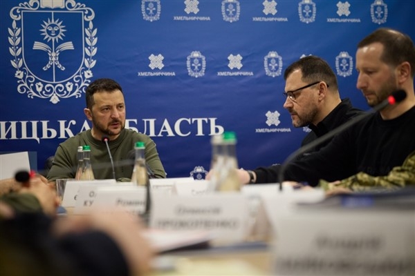 Zelenski, Khmelnytskyi bölgesinde güvenliğe dair toplantı yaptı