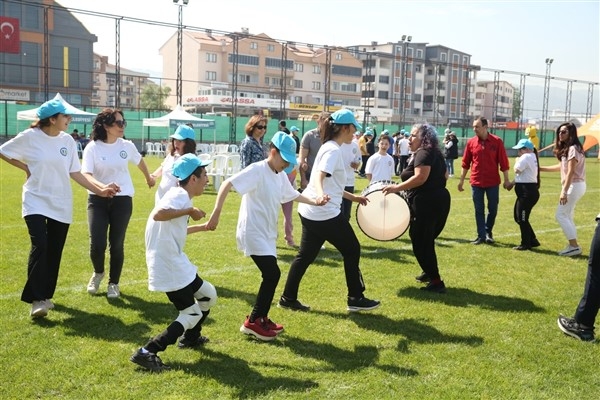 Nilüfer Uluslararası Spor Şenlikleri’nde Özel Eğitim Kurumları öğrencileri yarıştı