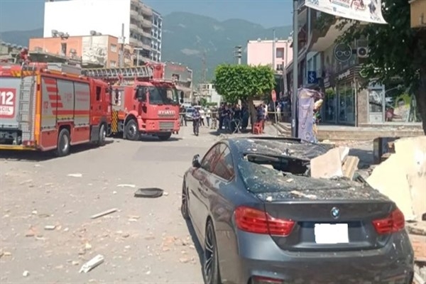 Hatay'da patlama yaşanan bina çevresinde tedbirler alındı