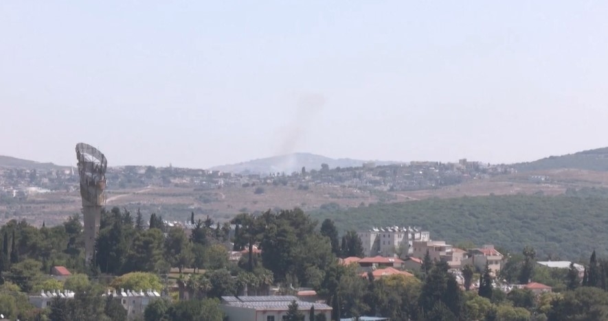 Hizbullah İsrail'i roketler ve insansız hava araçlarıyla bombaladı