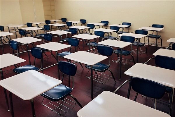 Bakan Yardımcısı Bozay, Gümülcine Celal Bayar Azınlık Ortaokulu-Lisesi'ni ziyaret etti