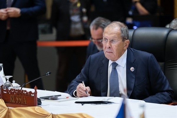 Lavrov: Kiev kontrolündeki devletin Nazilerden arındırılmasına odaklı durumdayız