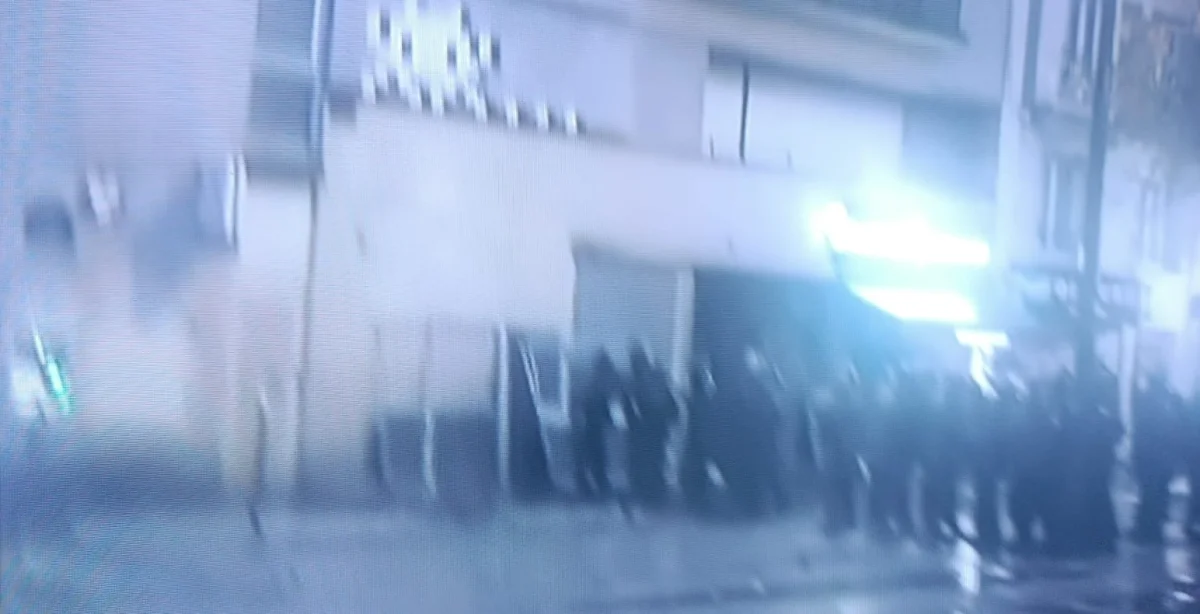 FRANSA’DA PROTESTOLAR YENİDEN ALEVLENDİ: POLİS MÜDAHALESİ, EYLEM YASAKLARI VE SOKAĞA ÇIKMA KISITLAMALARI