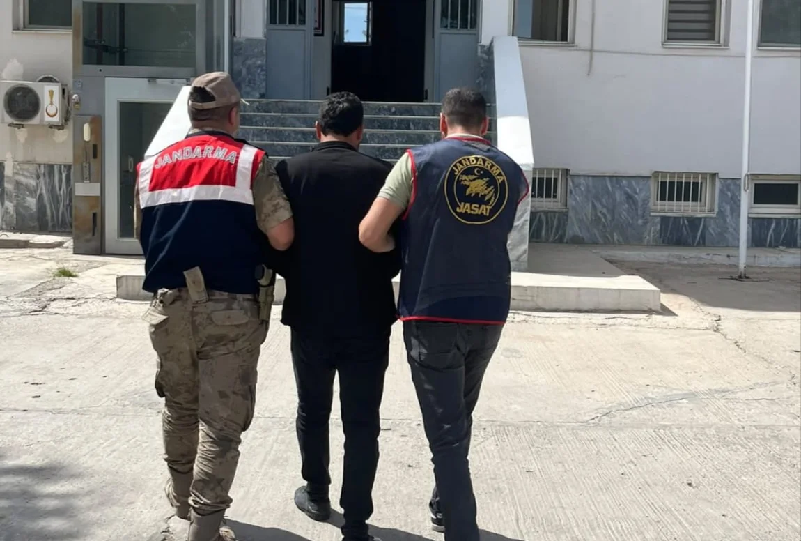 ŞANLIURFA’DA UYUŞTURUCU SUÇUNDAN ARANAN ŞAHIS YAKALANDI