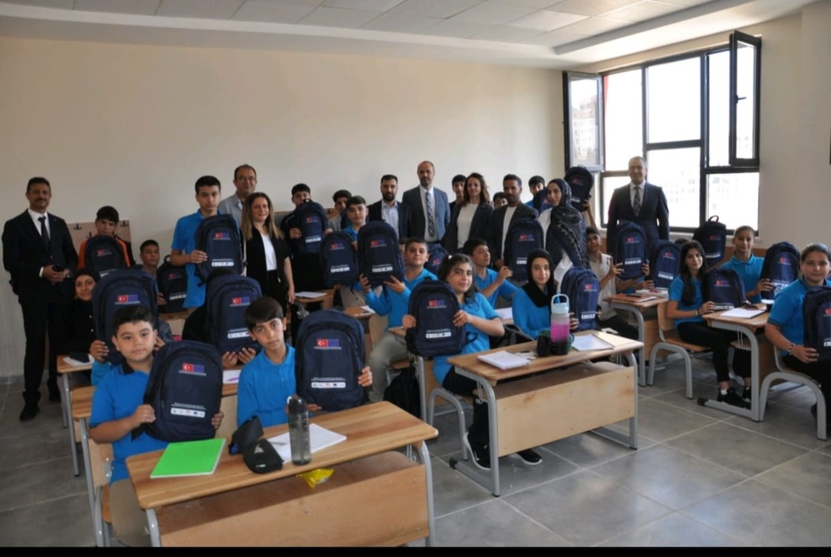 Güneyşehir Ortaokulu Öğrencilerine TKDK’dan Çanta ve Kırtasiye Desteği