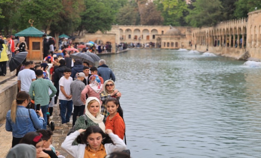 Şanlıurfa’da Bayram Yoğunluğu Sürüyor: Oteller ve Mekânlar Doldu Taştı