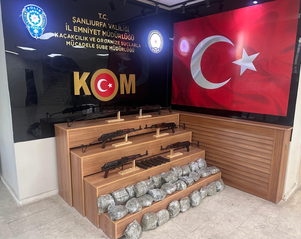 Şanlıurfa'da Dev Operasyon: 6 AK-47 ve 10 Kilo Esrar Ele Geçirildi