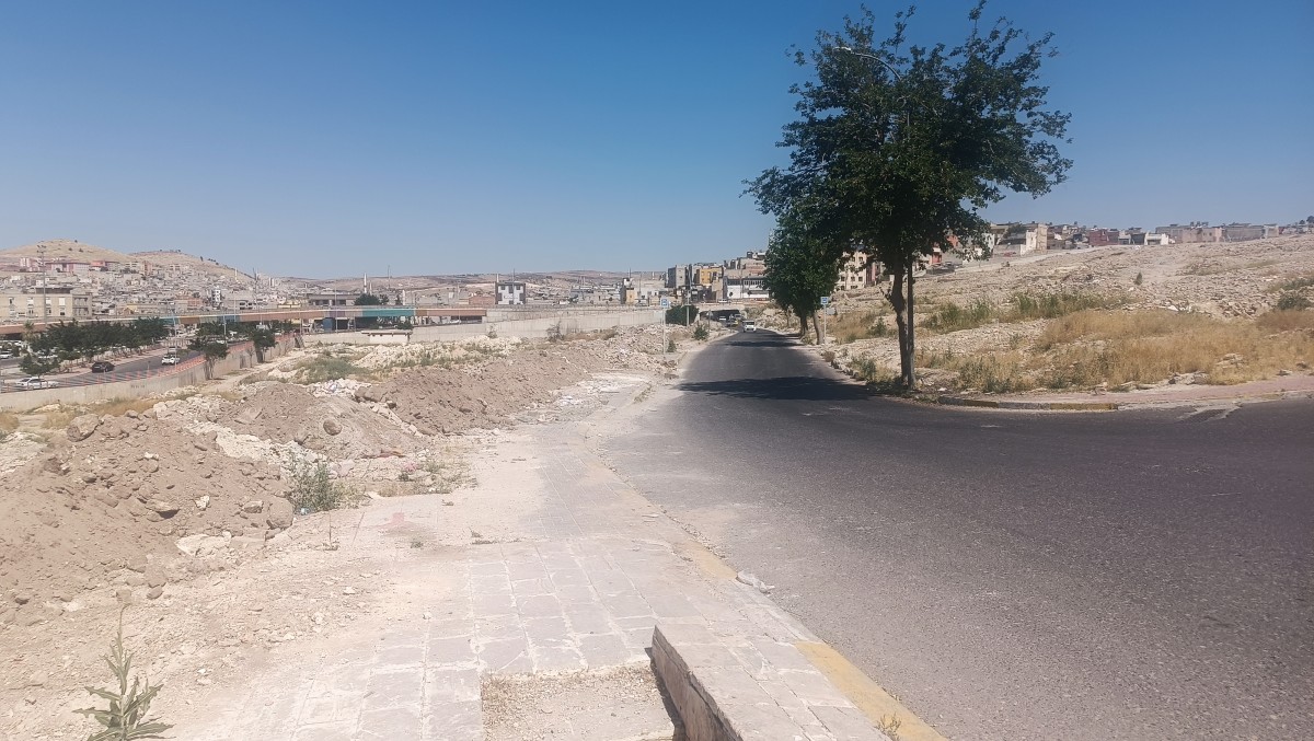 Karakoyun Mahallesi'ndeki Enkaz Yığını Tepki Çekiyor