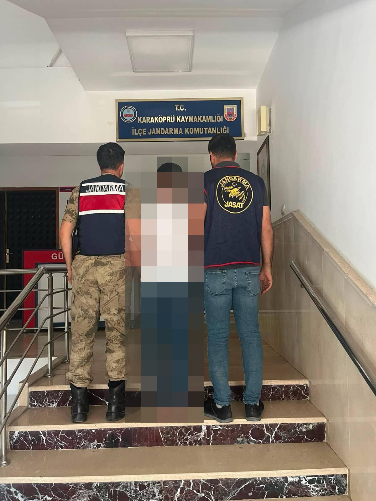 Şanlıurfa'da Hapis Cezası Bulunan 2 Firari Jandarma Operasyonuyla Yakalandı