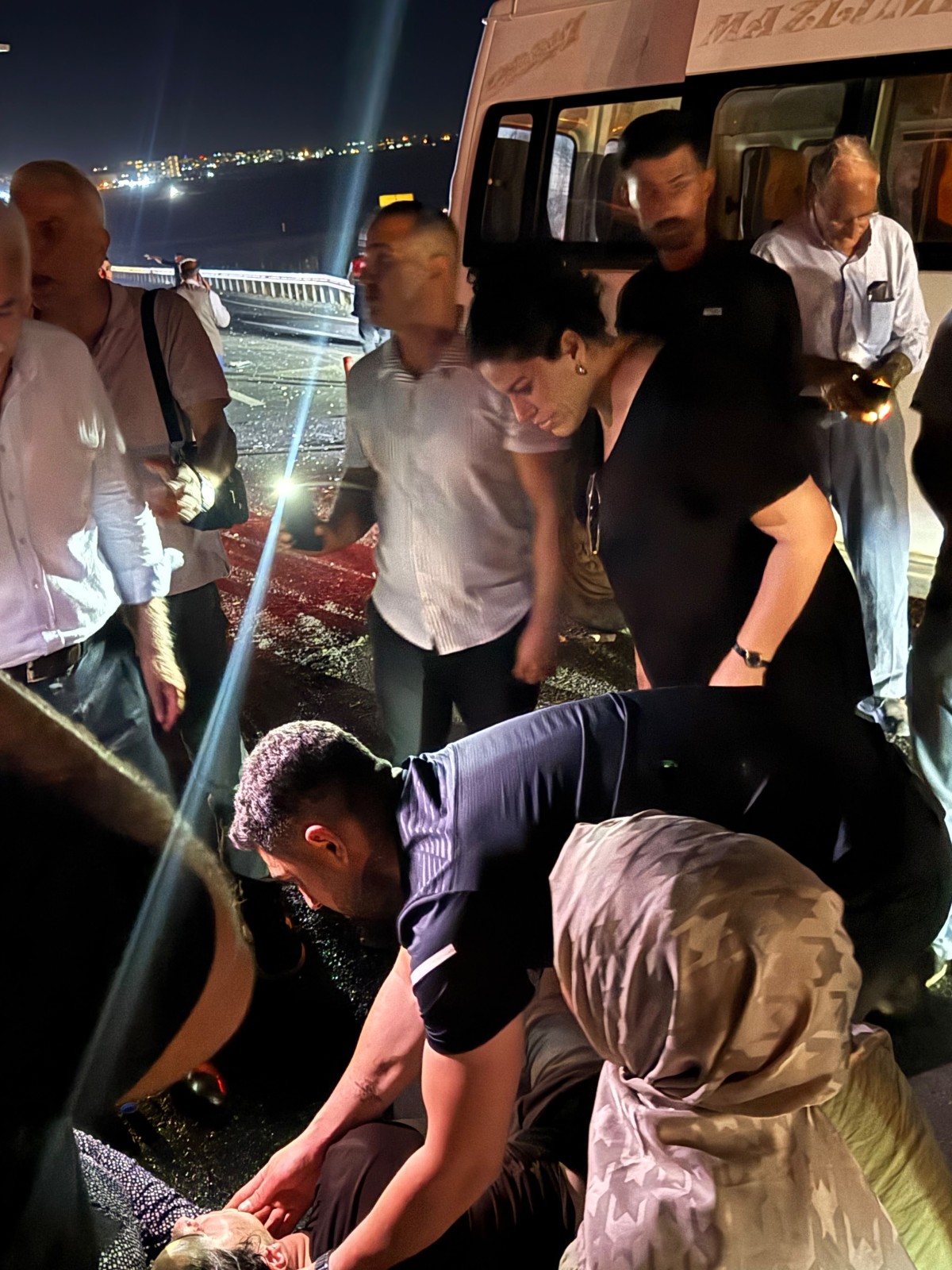Diyarbakır Dönüşünde Kaza Geçiren Partililere İlk Müdahale Olay Yerinde Yapıldı